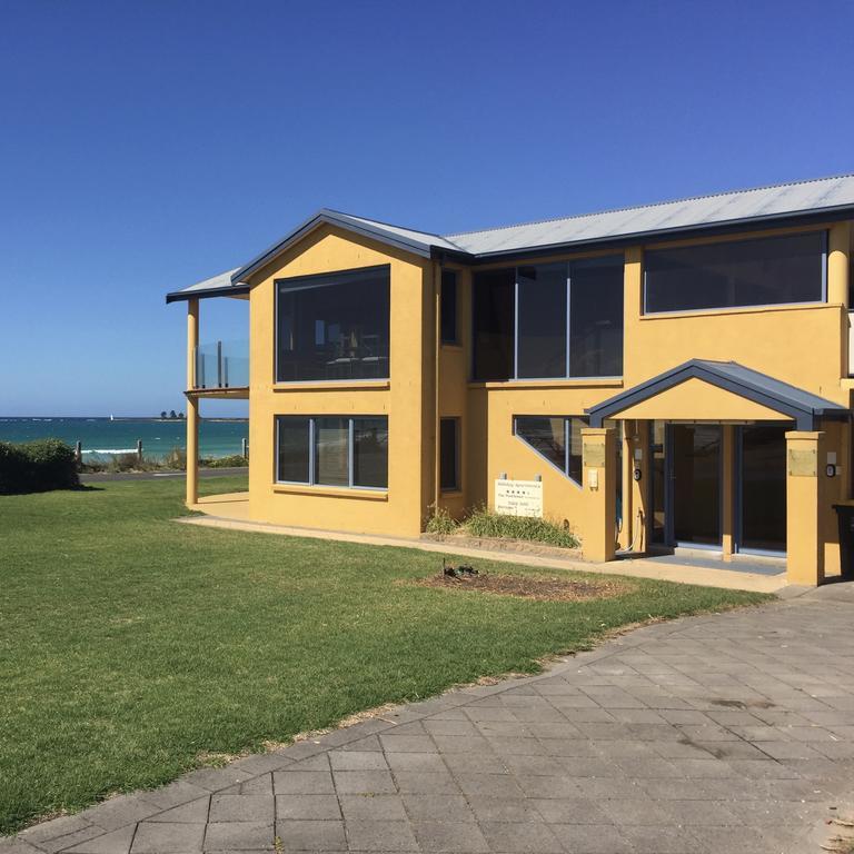 Horizons Beachfront Apartment 포트페어리 객실 사진