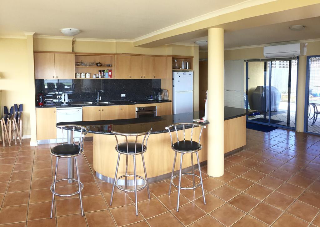 Horizons Beachfront Apartment 포트페어리 외부 사진