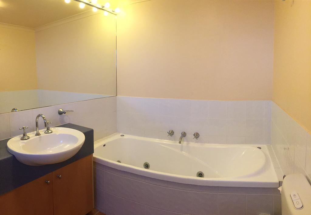 Horizons Beachfront Apartment 포트페어리 외부 사진